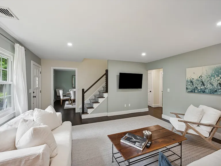 28 Dover Ave — Photo 5