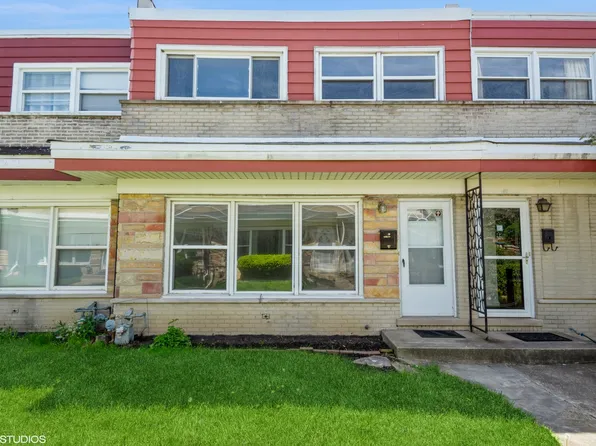 8909 N Washington St APT B, Niles, IL 60714