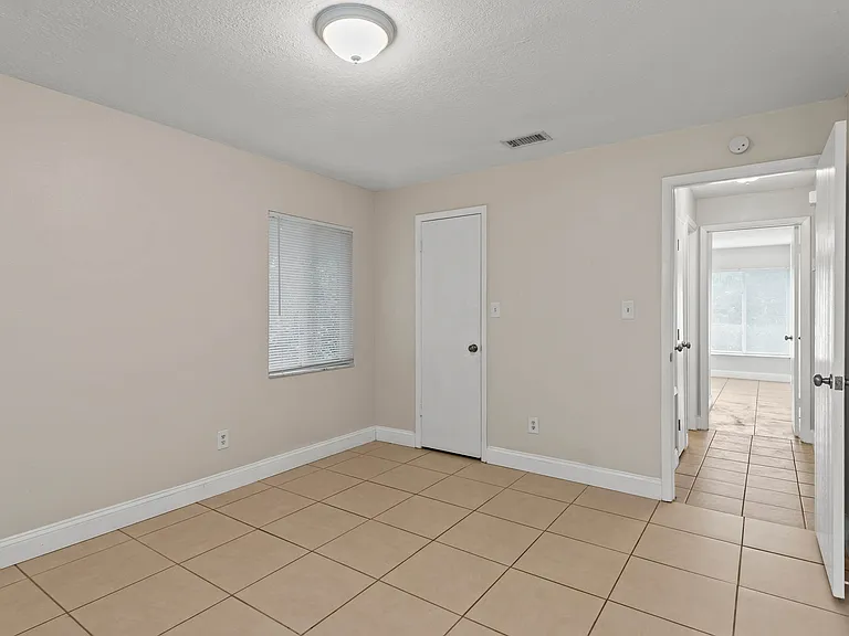 2551 Vale Ct — Photo 7