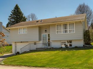 720 Zumbro Dr NW, Rochester, MN 55901