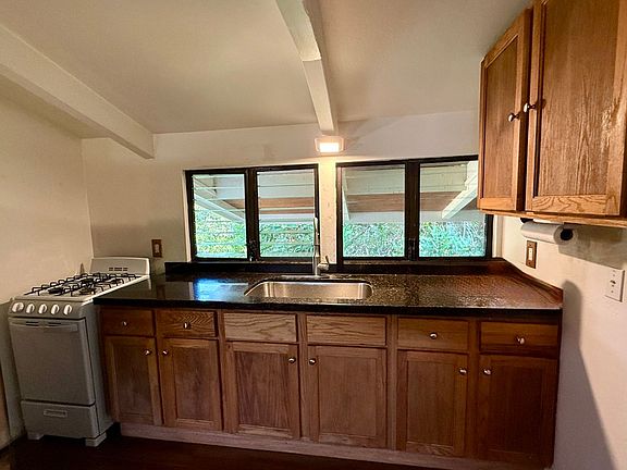 3rd image of 76-6017 Mamalahoa Hwy #B