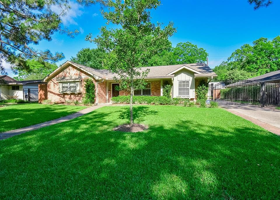 1st image of 10718 Mullins Dr