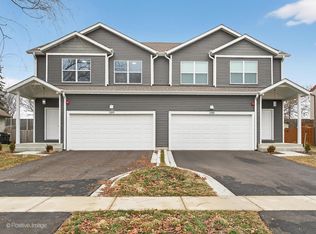 1390 Merrimac Ln N, Hanover Park, IL