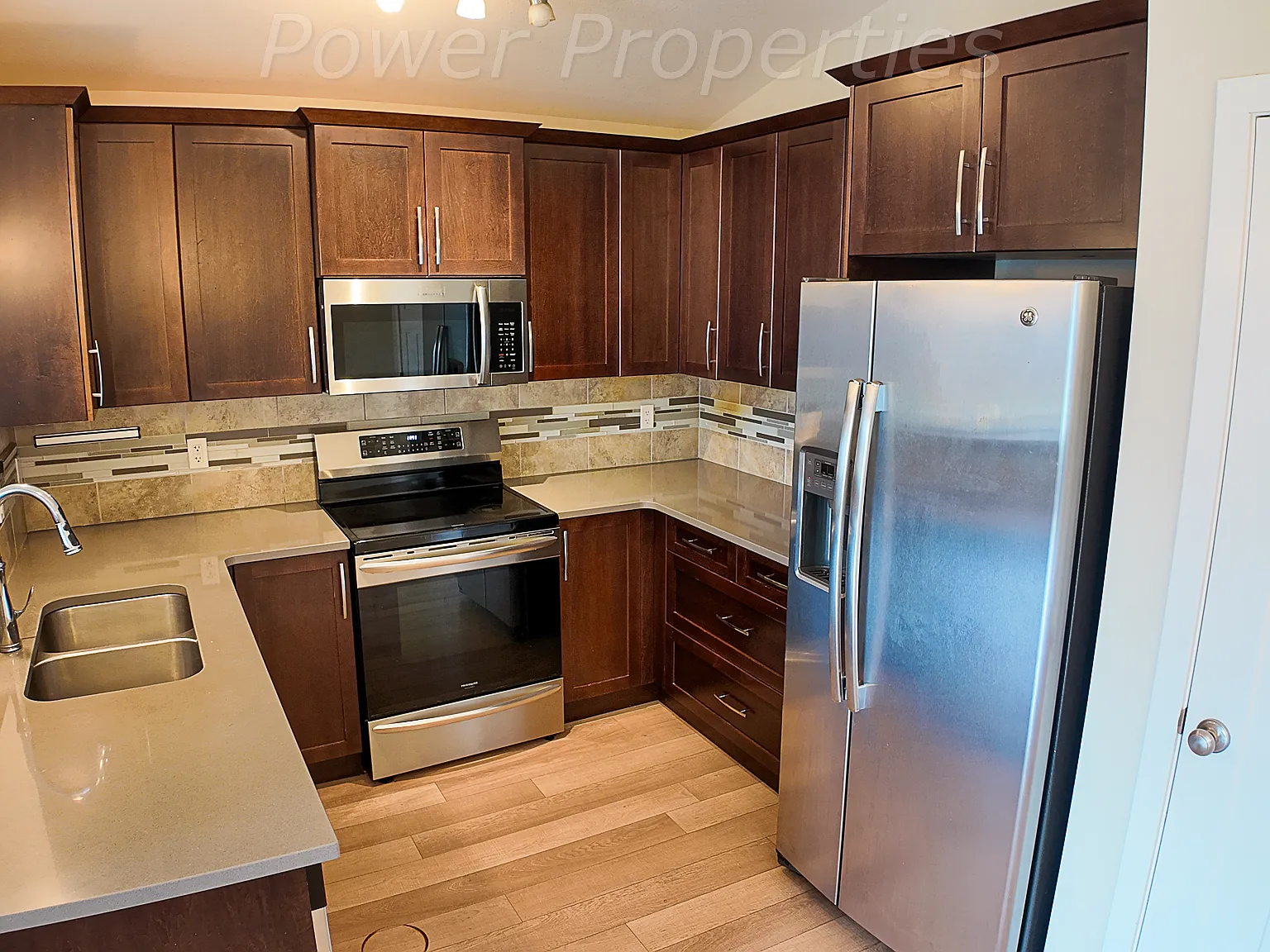 541 Blackwolf Blvd N — Photo 3