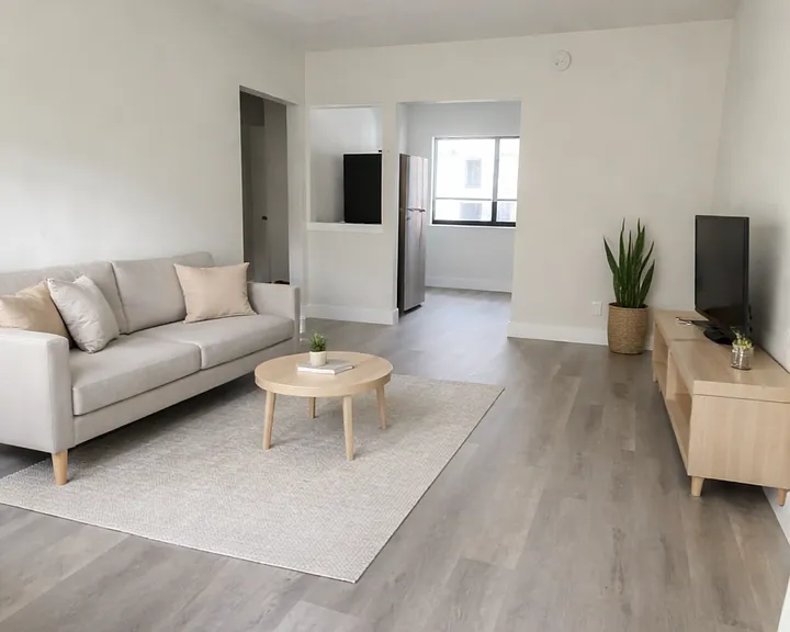 600 SW 9th Ave — Photo 8