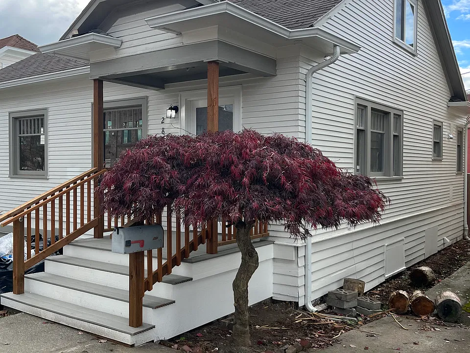 2806 Baker Ave