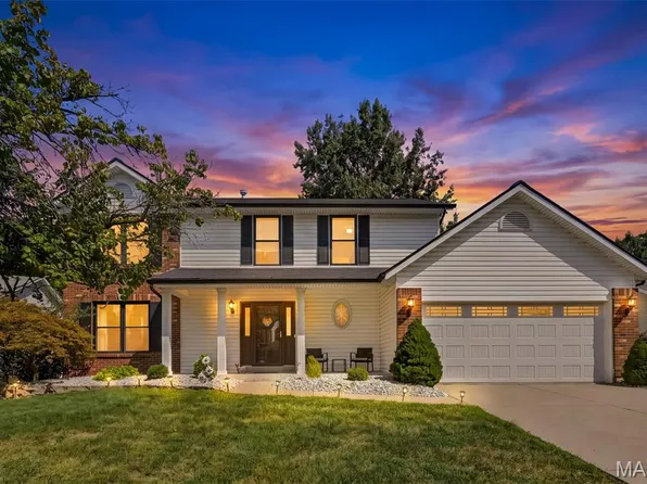 2044 Graystone Dr, Saint Charles, MO 63303