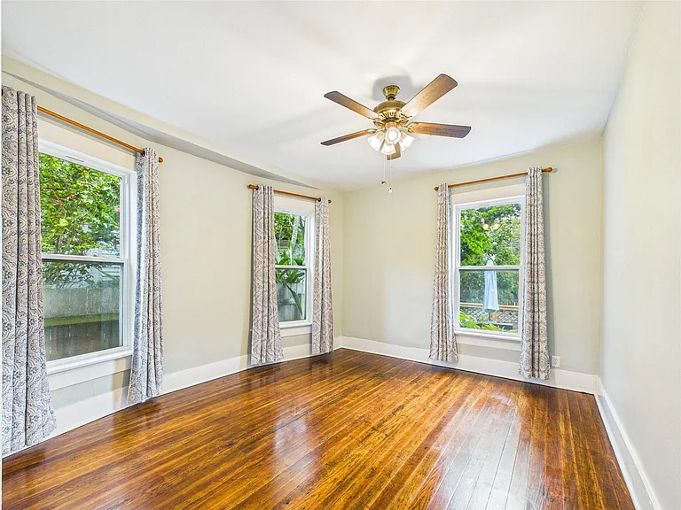 3602 Avenue S 1/2 — Photo 23