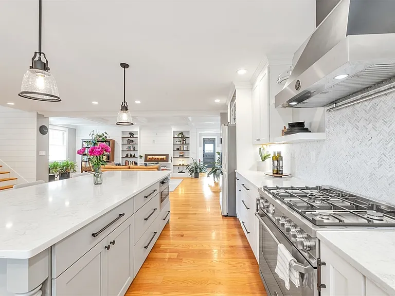 11 Chase Ave #1 — Photo 31