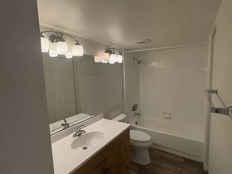 184 Riverbend Dr #101 — Photo 5