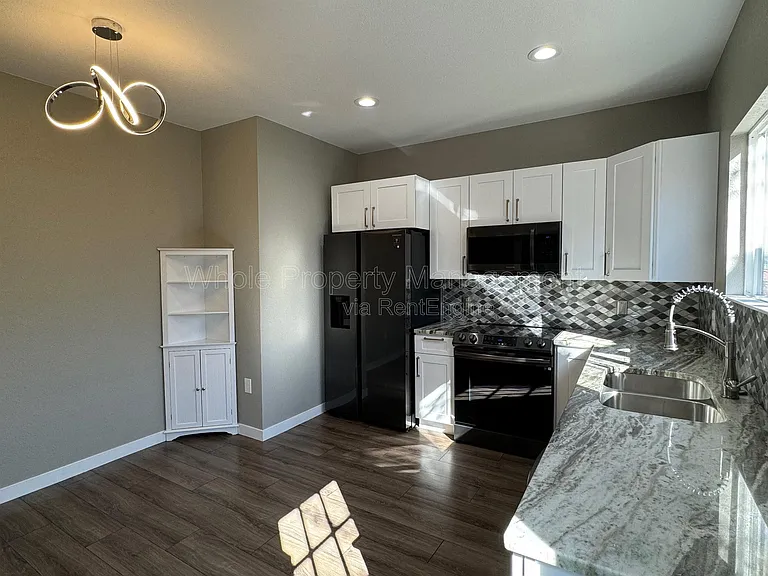 102 S Newton St — Photo 10