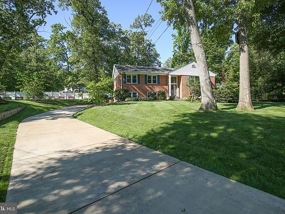 3rd image of 9110 Chickawane Ct