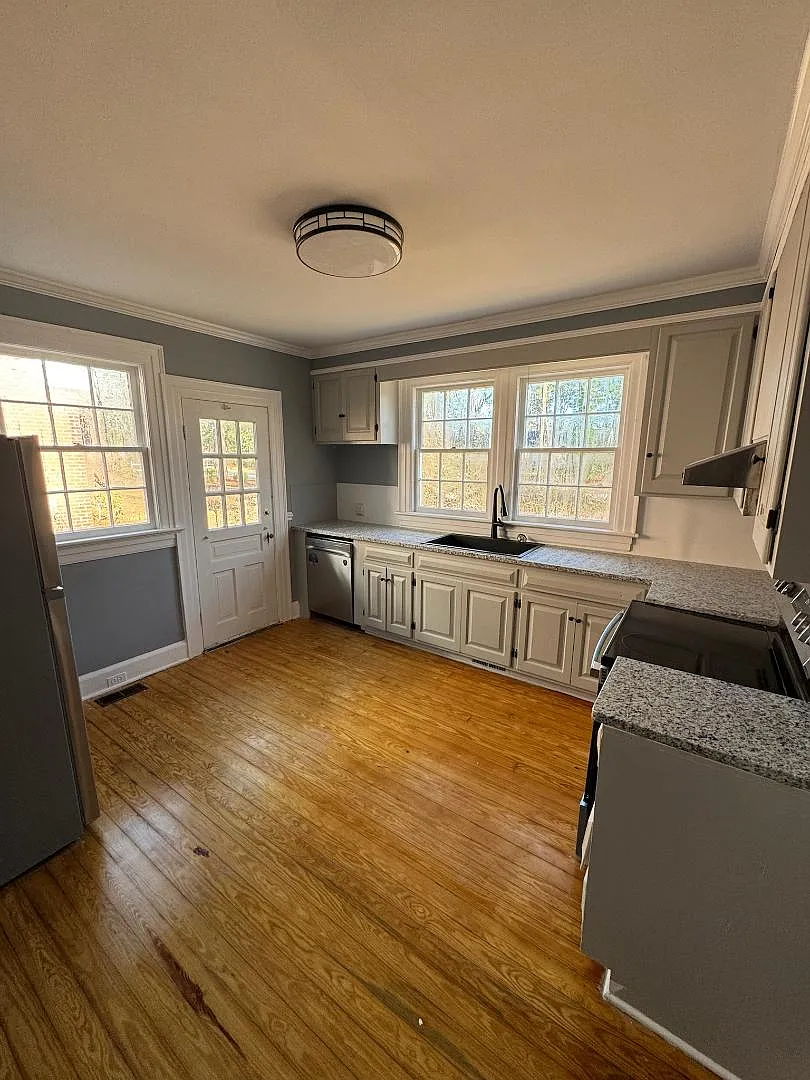 1115 Lafayette Avenue — Photo 4