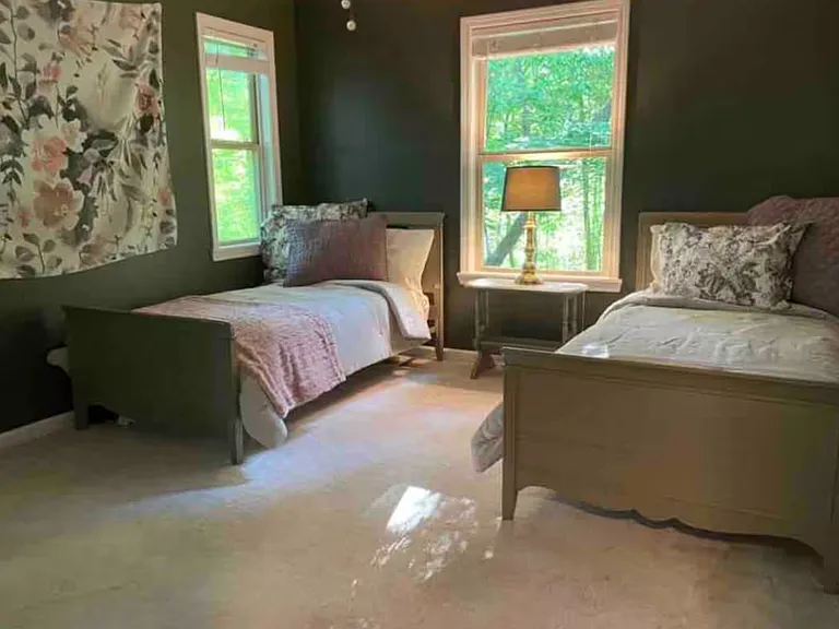 2ns spare bedroom