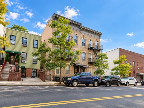 568 39th Street image 1 of 6