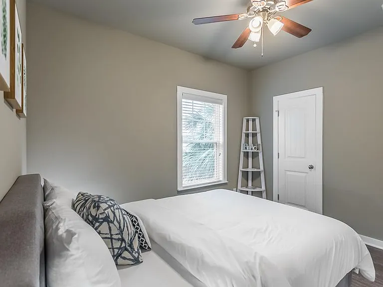 115 S Donelson St — Photo 27