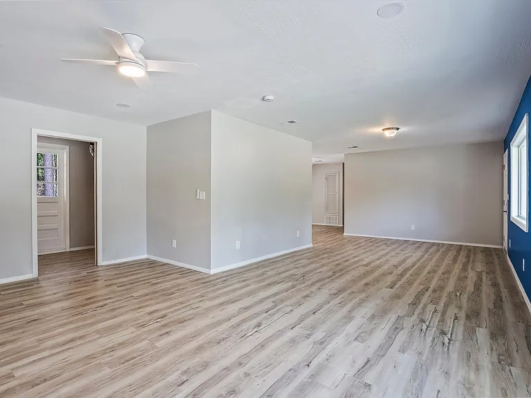 1728 Sandalwood Dr — Photo 8
