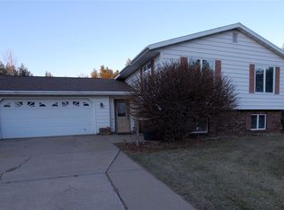 390 Fairview Ln, Nekoosa, WI 54457