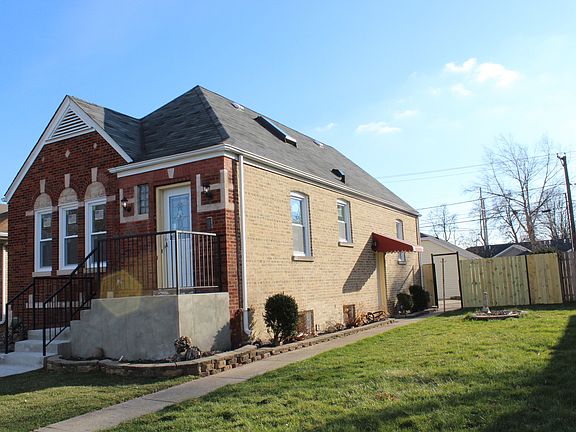 2nd image of 3518 Saint Paul Ave