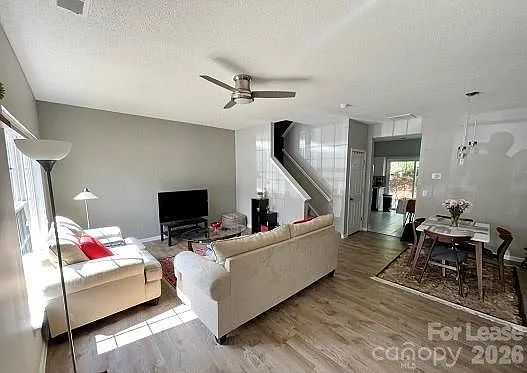 8049 Stoneham Ct — Photo 3