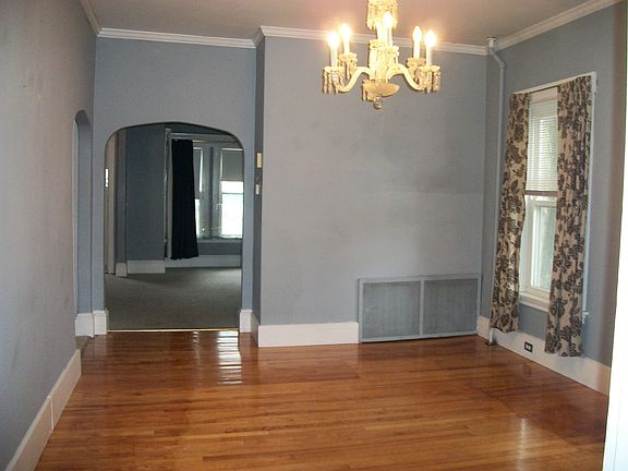 formal dining rom