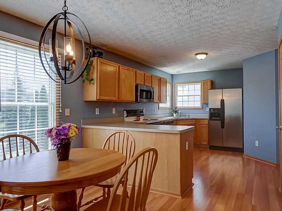 3rd image of 7291 Trillium Dr