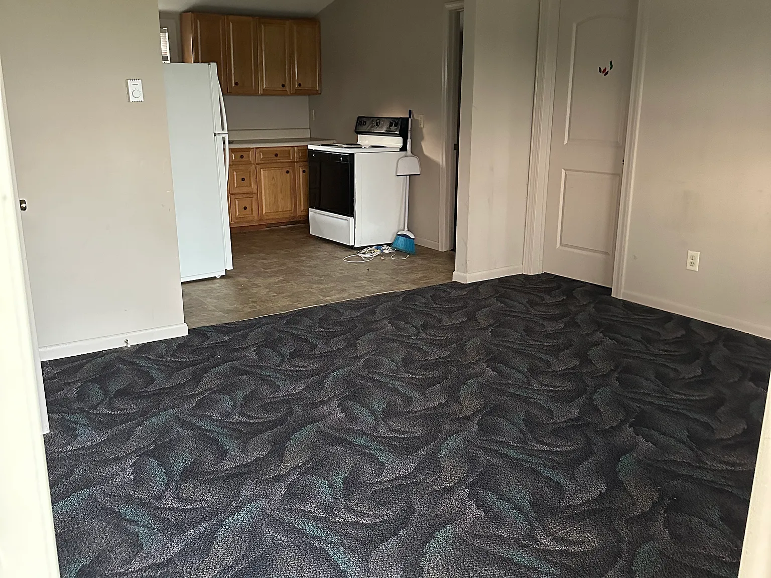 2 bed, $1,100 — Photo 2