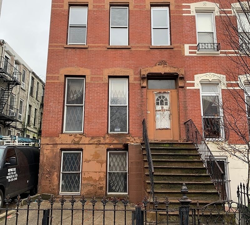 1st image of 350 15th St