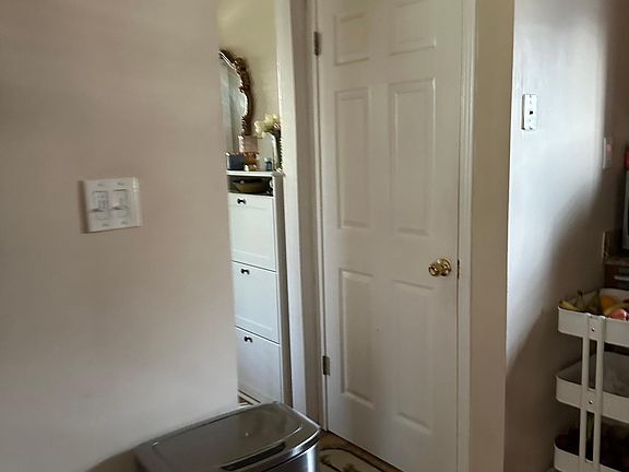 3rd image of 51 Hodson Ave #1