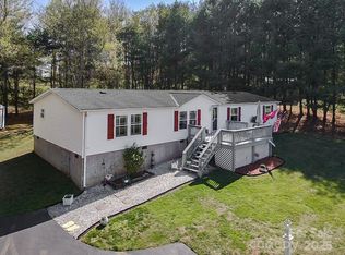 62 Largo Ln, Hendersonville, NC 28792