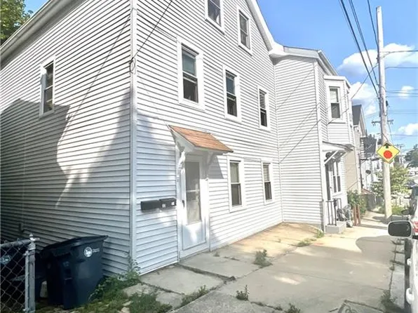 32 Judith St, Providence, RI 02909