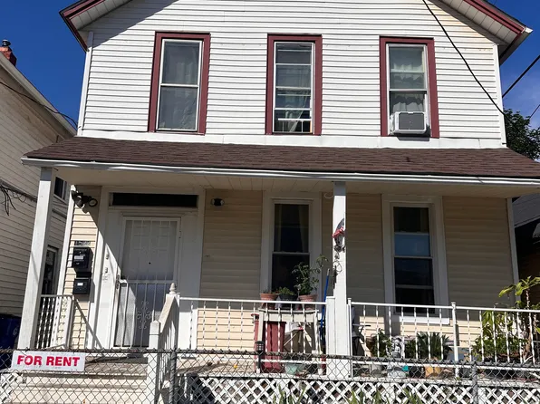 1522 E 33rd St #Up, Cleveland, OH 44114