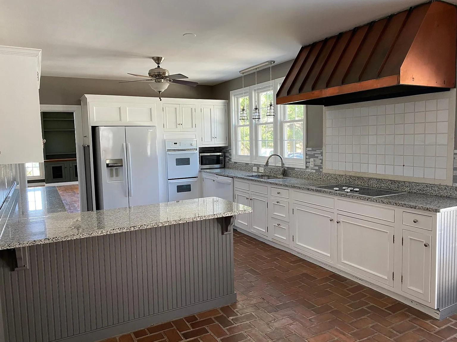4 bed, 2.5 bath, 6332 sqft, $4,000 — Photo 3