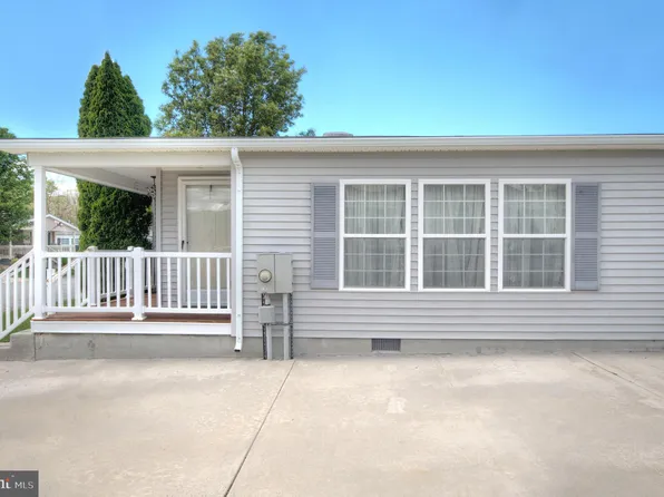 522 Dogwood Ln, Williamstown, NJ 08094