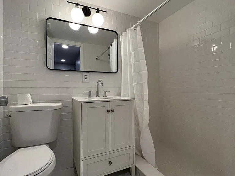 252 S 10th St #1F — Photo 15