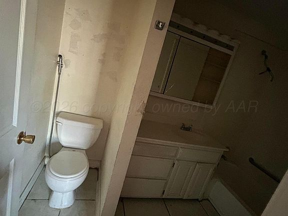 5th image of 710 S Robey Ave
