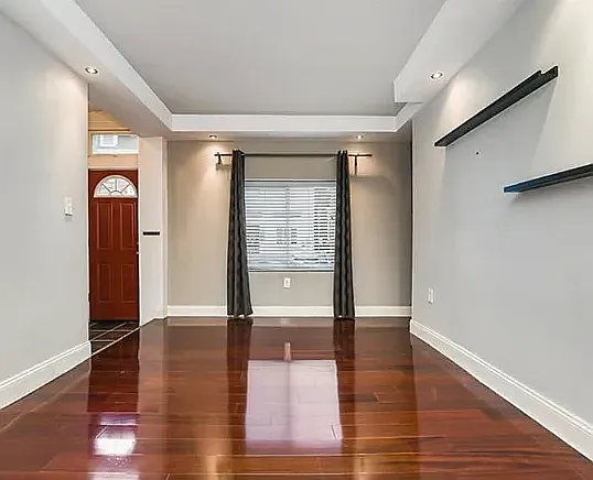 140 Home St — Photo 4