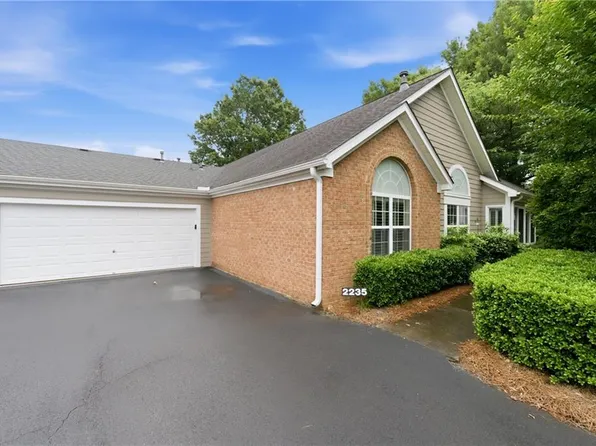 2235 Orchard Pl, Roswell, GA 30076