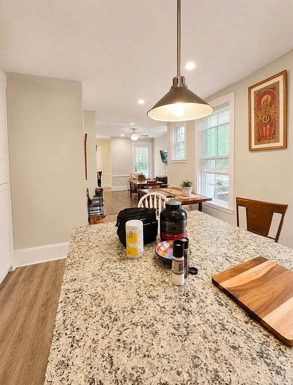 4 bed, 2.5 bath, 2500 sqft, $4,600 — Photo 1