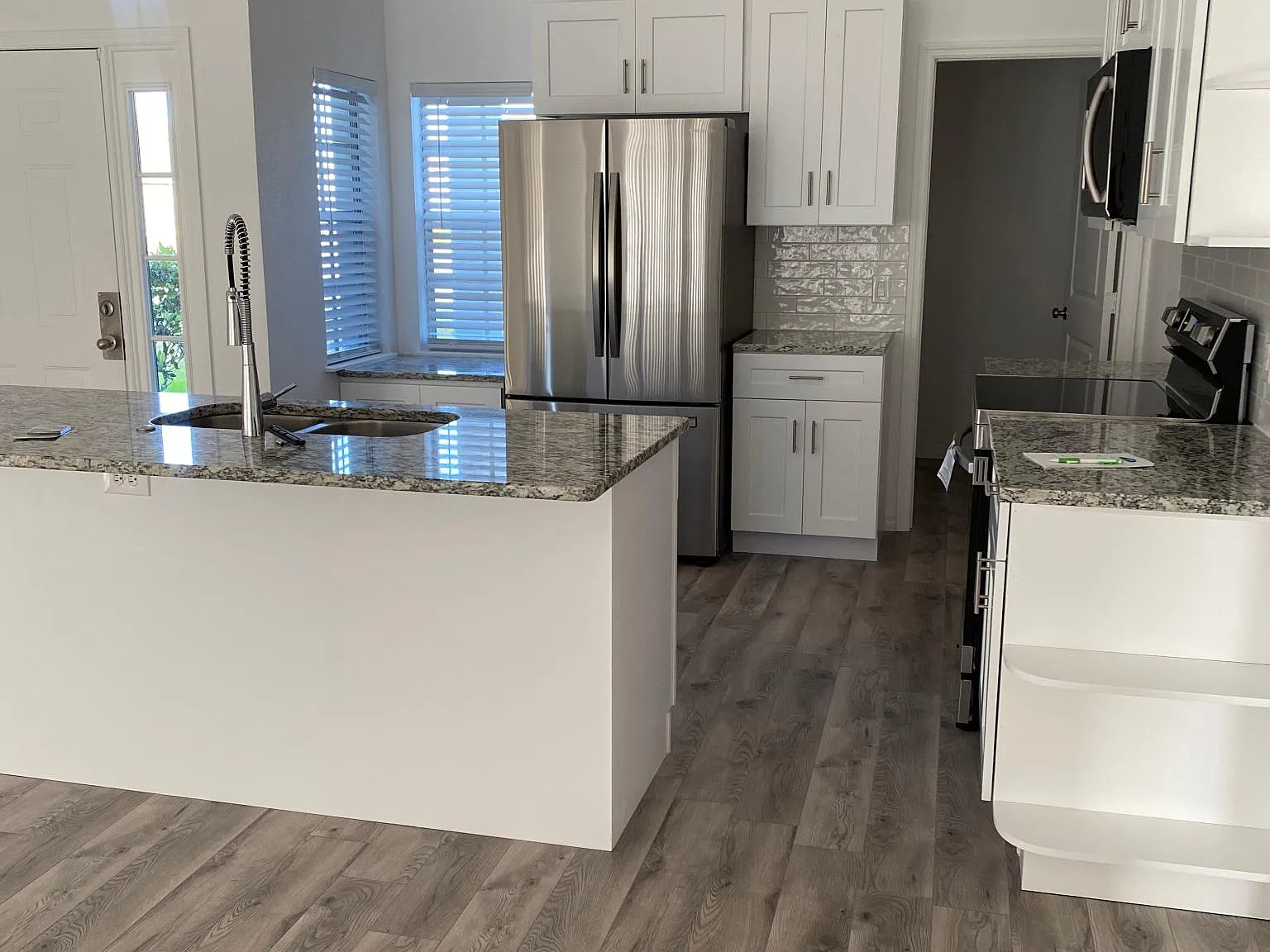 3 bed, 1372 sqft, $2,000 — Photo 2