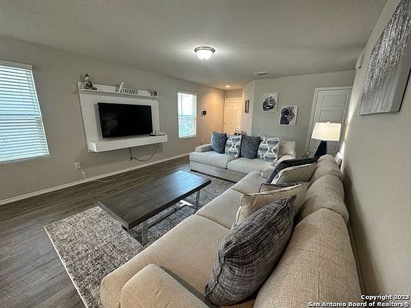 5th image of 5911 Macdona St