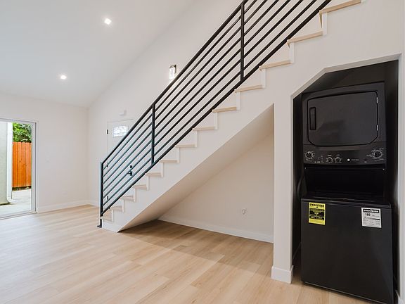 5th image of 8909 Wakefield Ave