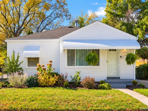1979 Pilgrim St, Ferndale, MI 48220
