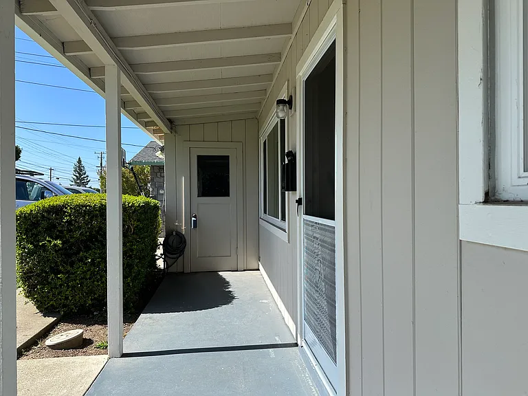19635 Forest Ave — Photo 2