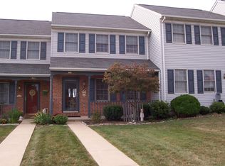 445 Peppermill Ln, York, PA 17404