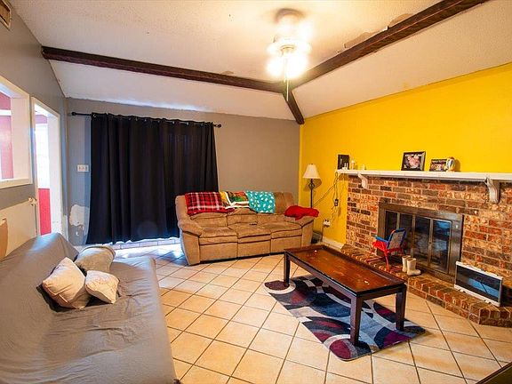 2nd image of 148 Fir St