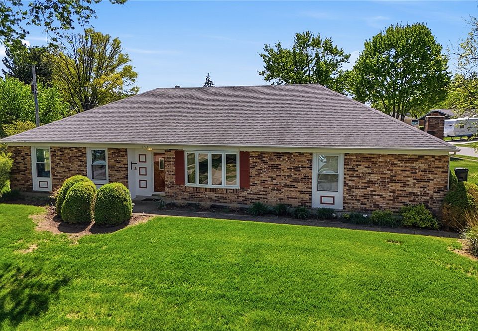 1st image of 152 Lake Forest Dr