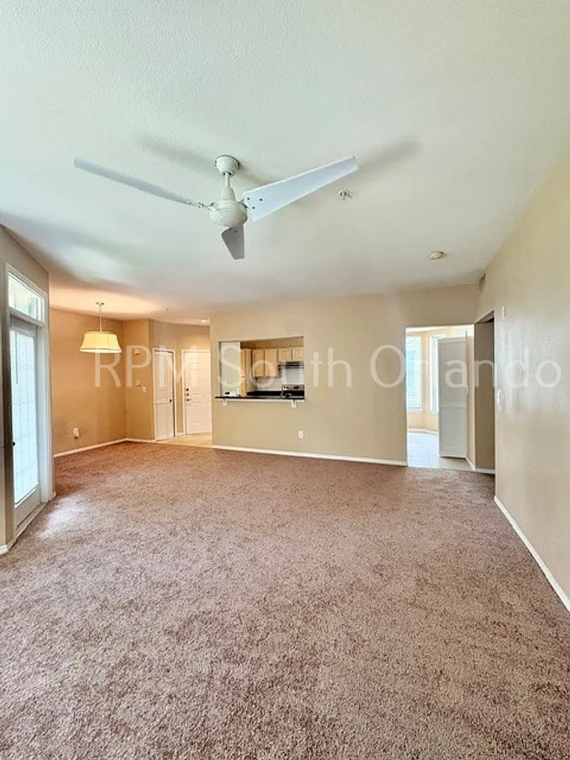 2 Bedroom 1 Bathroom in longwood — Photo 3