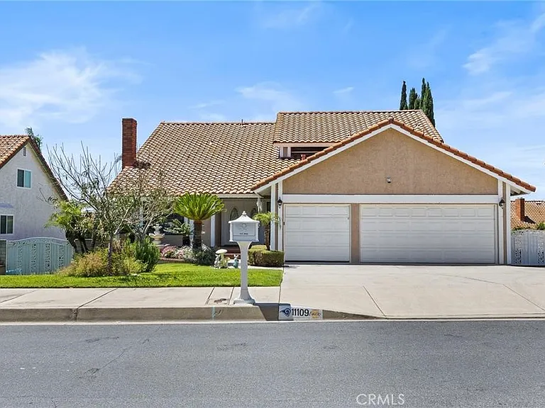 11109 Cedar Creek Dr — Photo 3