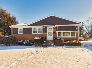 1203 S Busse Rd, Mount Prospect, IL 60056